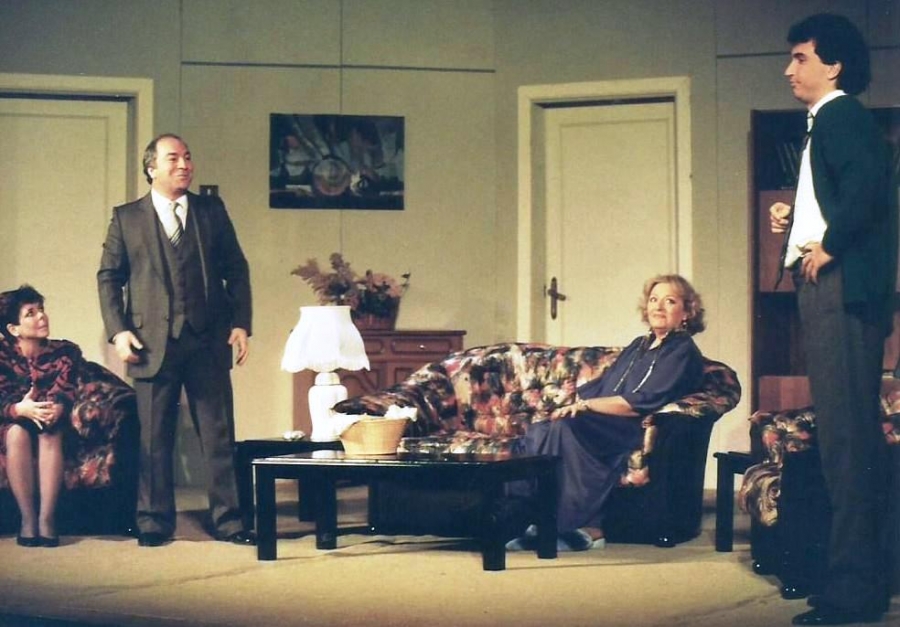 &laquo;&Epsilon;&Pi;&Iota;&Kappa;&Iota;&Nu;&Delta;&Upsilon;&Nu;&Omicron; &Pi;&Alpha;&Iota;&Chi;&Nu;&Iota;&Delta;&Iota;&raquo; &Mu;&Alpha;&Nu;&Omega;&Lambda;&Eta;&Sigma; &Kappa;&Omicron;&Rho;&Rho;&Epsilon;&Sigma;