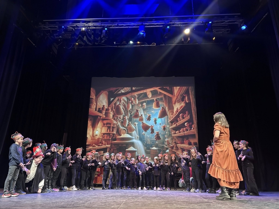 "&Mu;&Iota;&Alpha; &Epsilon;&Upsilon;&Chi;&Eta; &Gamma;&Iota;&Alpha; &Tau;&Alpha; &Chi;&Rho;&Iota;&Sigma;&Tau;&Omicron;&Upsilon;&Gamma;&Epsilon;&Nu;&Nu;&Alpha;" &Alpha;&Pi;&Omicron; &Tau;&Alpha; &Theta;&Epsilon;&Alpha;&Tau;&Rho;&Omicron;&Pi;&Alpha;&Iota;&Delta;&Alpha;&Gamma;&Omega;&Gamma;&Iota;&Kappa;&Alpha; &Epsilon;&Rho;&Gamma;&Alpha;&Sigma;&Tau;&Eta;&Rho;&Iota;&Alpha; &Tau;&Omicron;&Upsilon; &Delta;&Eta;.&Pi;&Epsilon;.&Theta;&Epsilon;. &Sigma;&Epsilon;&Rho;&Rho;&Omega;&Nu;