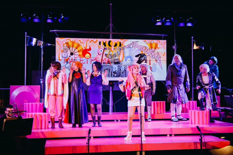 &Epsilon;&theta;&nu;&iota;&kappa;ή &Lambda;&upsilon;&rho;&iota;&kappa;ή &Sigma;&kappa;&eta;&nu;ή- &Kappa;&omicron;&rho;&nu;ή&lambda;&iota;&omicron;&sigmaf; &Sigma;&epsilon;&lambda;&alpha;&mu;&sigma;ή&sigmaf; &Eta; &Omega;&rho;&alpha;ί&alpha; &Epsilon;&lambda;έ&nu;&eta; &tau;&omicron;&upsilon; Ό&phi;&epsilon;&nu;&mu;&pi;&alpha;&chi; Ό&pi;&epsilon;&rho;&alpha; &gamma;&iota;&alpha; &epsilon;&phi;ή&beta;&omicron;&upsilon;&sigmaf;