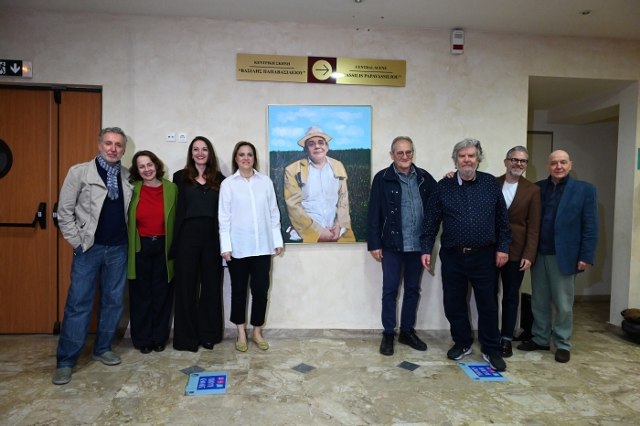 &Sigma;&epsilon; &laquo;&Alpha;ί&theta;&omicron;&upsilon;&sigma;&alpha; &Beta;&alpha;&sigma;ί&lambda;&eta; &Pi;&alpha;&pi;&alpha;&beta;&alpha;&sigma;&iota;&lambda;&epsilon;ί&omicron;&upsilon;&raquo; &mu;&epsilon;&tau;&omicron;&nu;&omicron;&mu;ά&sigma;&tau;&eta;&kappa;&epsilon; &eta; &Kappa;&epsilon;&nu;&tau;&rho;&iota;&kappa;ή &Sigma;&kappa;&eta;&nu;ή &tau;&omega;&nu; &ldquo;&Alpha;&sigma;&tau;&epsilon;&rho;&iota;ώ&nu;&rdquo;