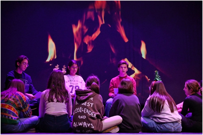 &Sigma;&tau;&omicron;ύ&nu;&tau;&iota;&omicron; &Epsilon;&phi;ή&beta;&omega;&nu; - &laquo;&Epsilon;&lambda;ά&tau;&epsilon; &nu;&alpha; &gamma;&iota;&omicron;&rho;&tau;ά&sigma;&omicron;&upsilon;&mu;&epsilon; &mu;&alpha;&zeta;ί!&raquo;