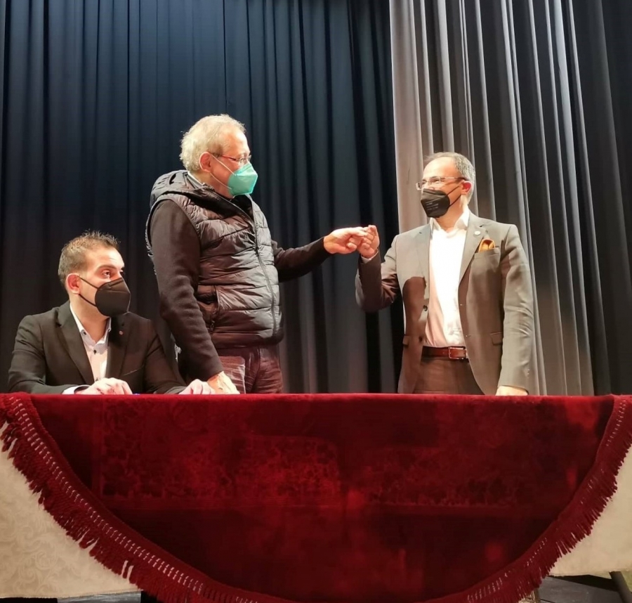 &Alpha;&nu;έ&lambda;&alpha;&beta;&epsilon; &kappa;&alpha;&theta;ή&kappa;&omicron;&nu;&tau;&alpha; &omicron; &nu;έ&omicron;&sigmaf; &Kappa;&alpha;&lambda;&lambda;&iota;&tau;&epsilon;&chi;&nu;&iota;&kappa;ό&sigmaf; &Delta;&iota;&epsilon;&upsilon;&theta;&upsilon;&nu;&tau;ή&sigmaf; &tau;&omicron;&upsilon; &Delta;&Eta;.&Pi;&Epsilon;.&Theta;&Epsilon;. &Sigma;&epsilon;&rho;&rho;ώ&nu; &Gamma;&iota;ώ&rho;&gamma;&omicron;&sigmaf; &Alpha;&nu;&delta;&rho;έ&omicron;&upsilon;