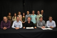 &Mu;&epsilon; &tau;&omicron; έ&rho;&gamma;&omicron; &laquo;&Delta;&epsilon;&lambda;&eta;&sigma;&tau;&alpha;ύ&rho;&omicron;&upsilon; &kappa;&alpha;&iota; &Upsilon;&iota;ό&sigmaf;&raquo; &xi;&epsilon;&kappa;&iota;&nu;ά&epsilon;&iota; &tau;&omicron; &Kappa;&alpha;&lambda;&omicron;&kappa;&alpha;ί&rho;&iota; &tau;&eta;&sigmaf; &Kappa;&omega;&mu;&omega;&delta;ί&alpha;&sigmaf;  &alpha;&pi;ό &tau;&omicron; &Delta;&Eta;.&Pi;&Epsilon;.&Theta;&Epsilon; &Sigma;&epsilon;&rho;&rho;ώ&nu;